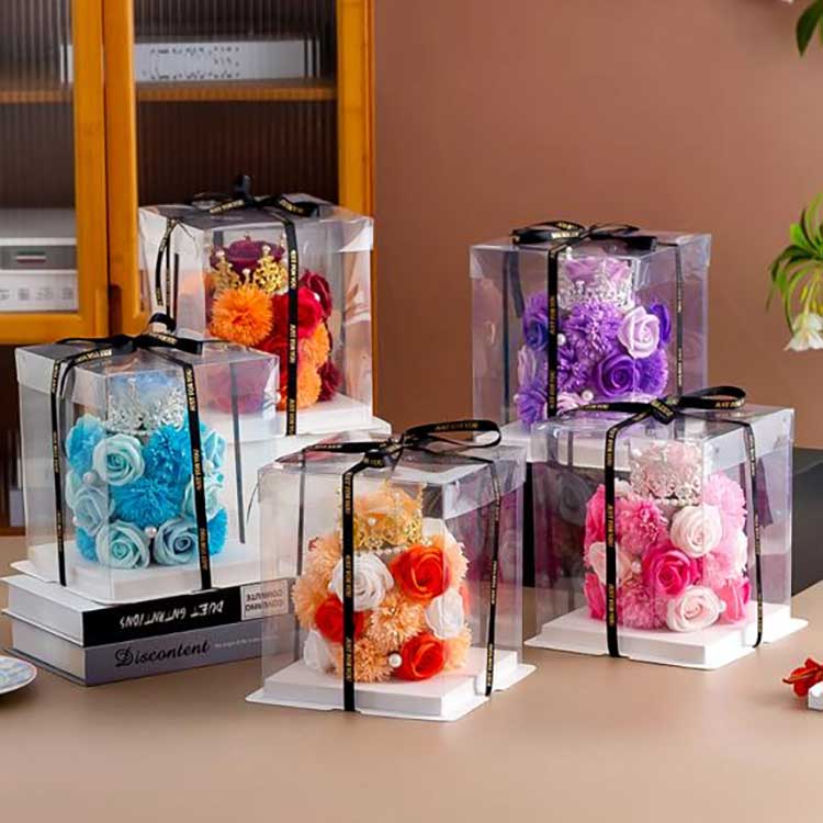 Подарочная коробка с розами